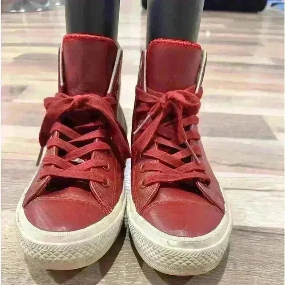 NWOT Converse Chuck Taylor II Hi Leather Sneakers - Picture 1 of 5